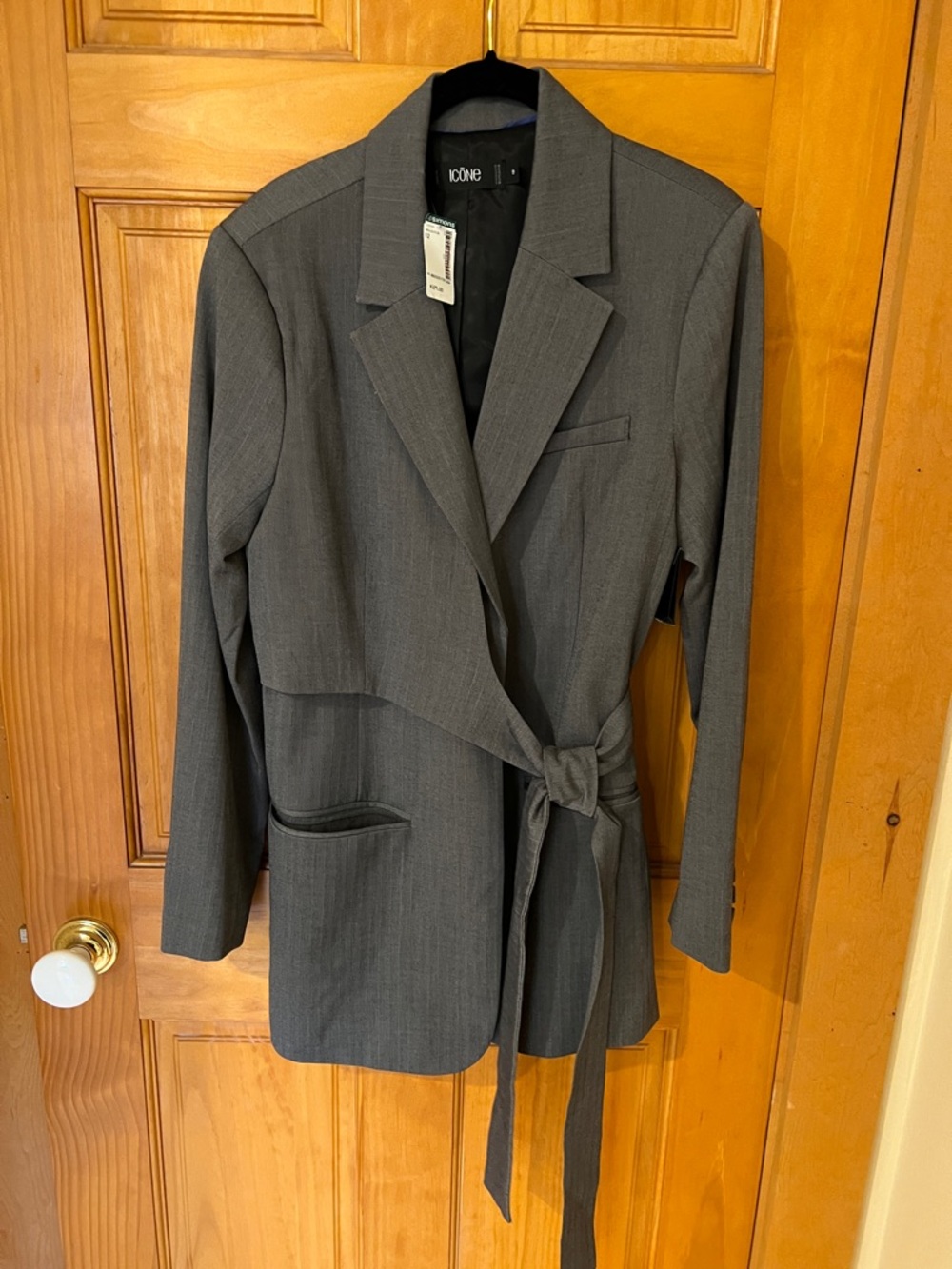 Icône Charcoal Tie-Waist Blazer